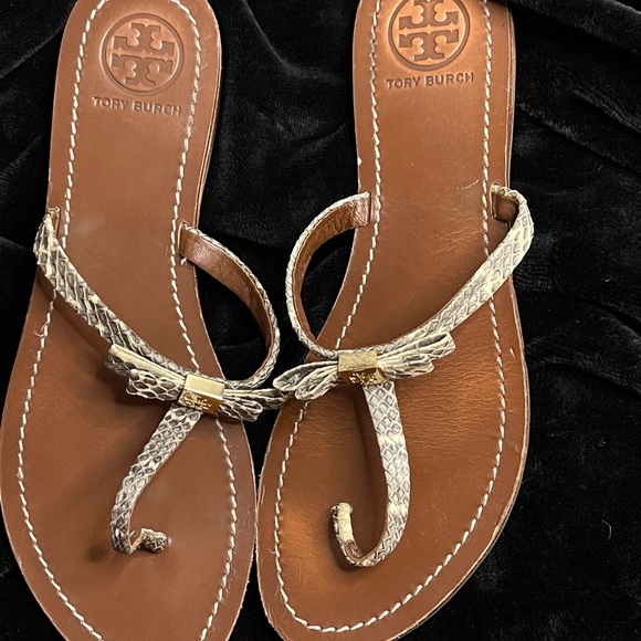 Tory Burch Leigh snake print Leather thong - Picture 1 of 2